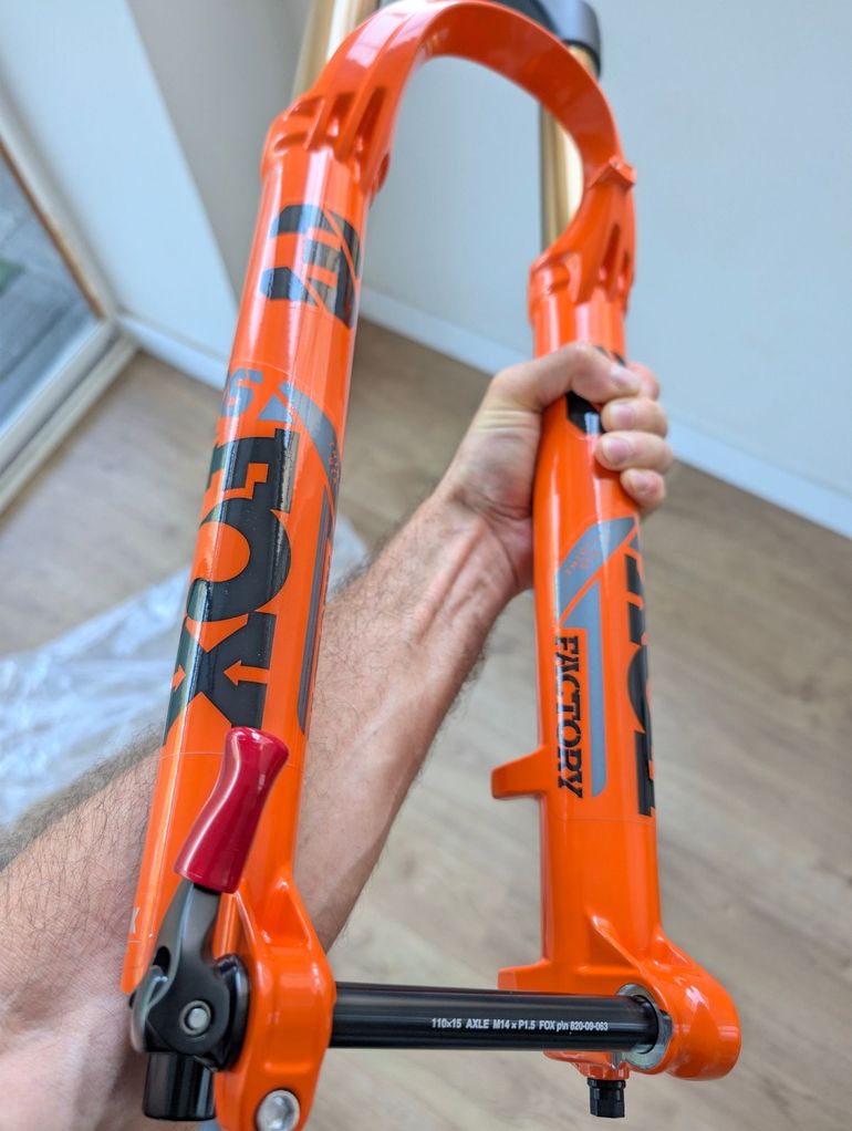 Used Fox 36 Factory Grip X 29" 160mm 2025 bike — image 10 of 11