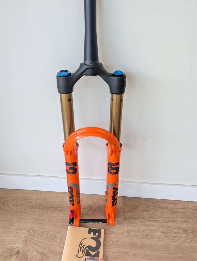 Used Fox 36 Factory Grip X 29" 160mm 2025 bike — image 2 of 11