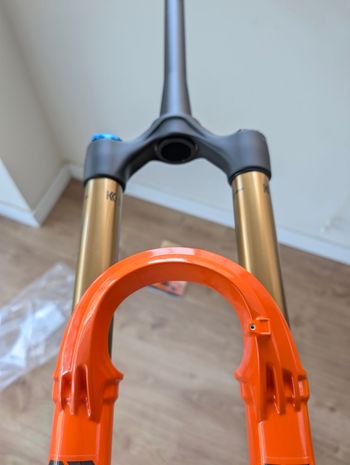 Used Fox 36 Factory Grip X 29" 160mm 2025 bike — image 8 of 11