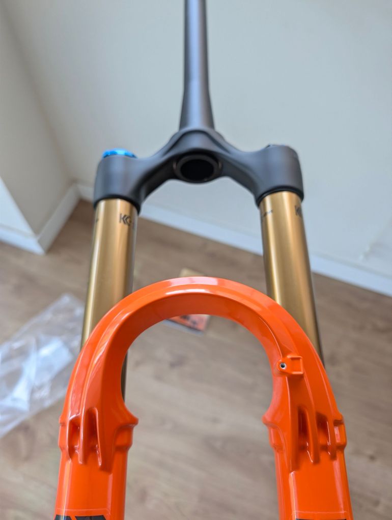 Used Fox 36 Factory Grip X 29" 160mm 2025 bike — image 8 of 11
