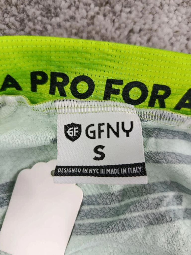 Used GFNY maillot velo homme taille s -22 6158 cyclisme route respirant Grand ballon bike — image 5 of 8