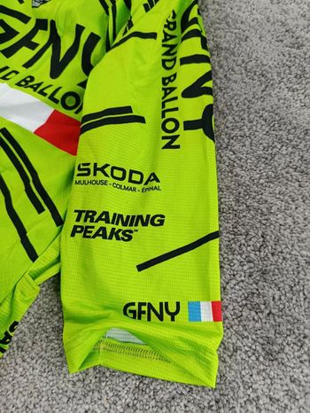 Used GFNY maillot velo homme taille s -22 6158 cyclisme route respirant Grand ballon bike — image 3 of 8