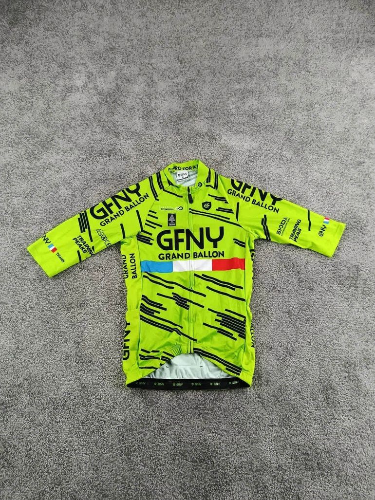 Used GFNY maillot velo homme taille s -22 6158 cyclisme route respirant Grand ballon bike — image 1 of 8