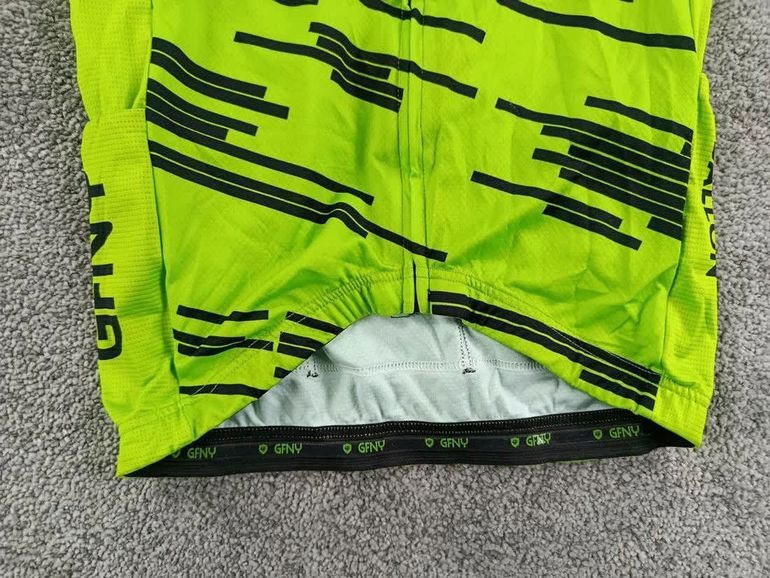 Used GFNY maillot velo homme taille s -22 6158 cyclisme route respirant Grand ballon bike — image 2 of 8