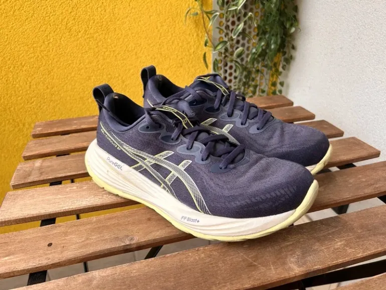 Used Asics Gel Cumulus 27 bike — image 1 of 4