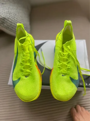 Used Nike Zoom Alphafly Next% 3 bike — image 6 of 9