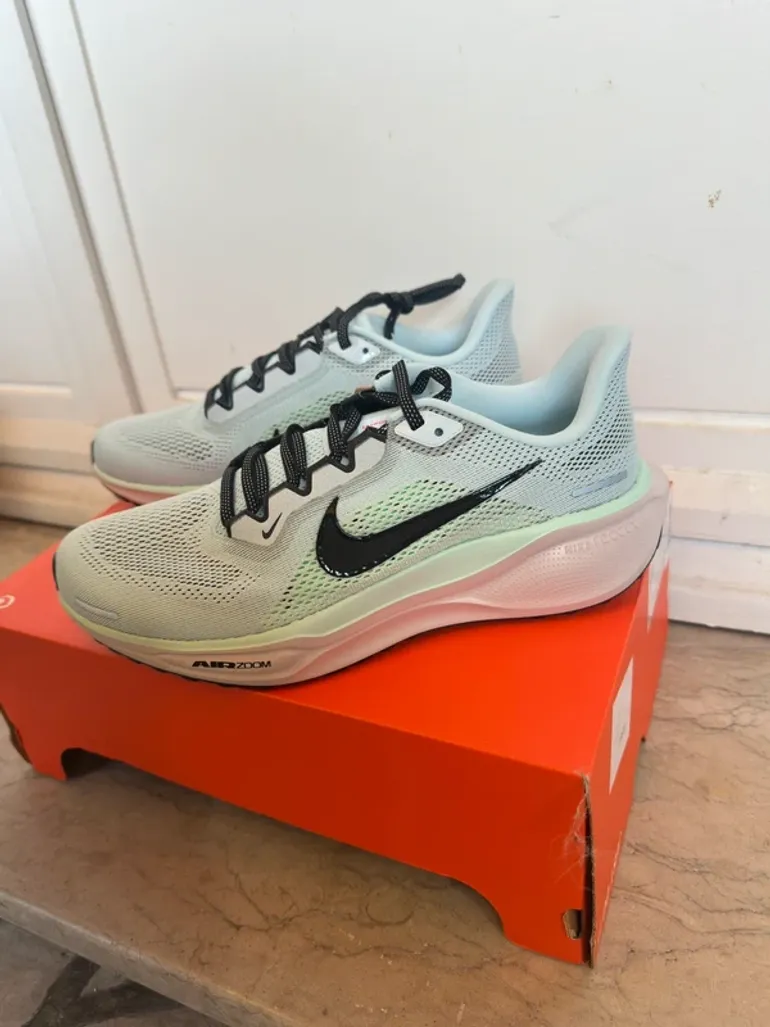 Used Nike Pegasus Air Zoom bike — image 3 of 10