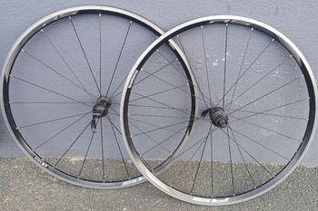 Used Shimano RS010 622x15c QR bike