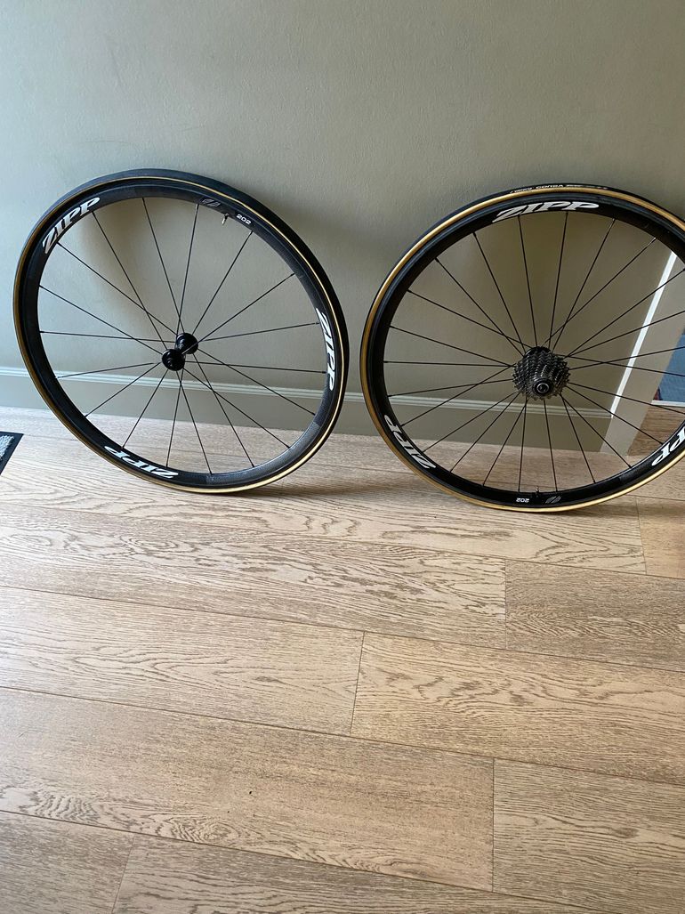 Used Zipp 202 Tublar bike — image 1 of 4