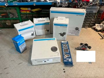 Used Shimano CUES. 2x9s. NUOVO. Groupset