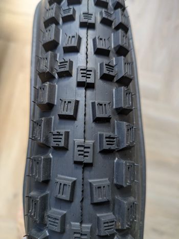 Used Vittoria e-martello 29 x 2.4 bike — image 4 of 6