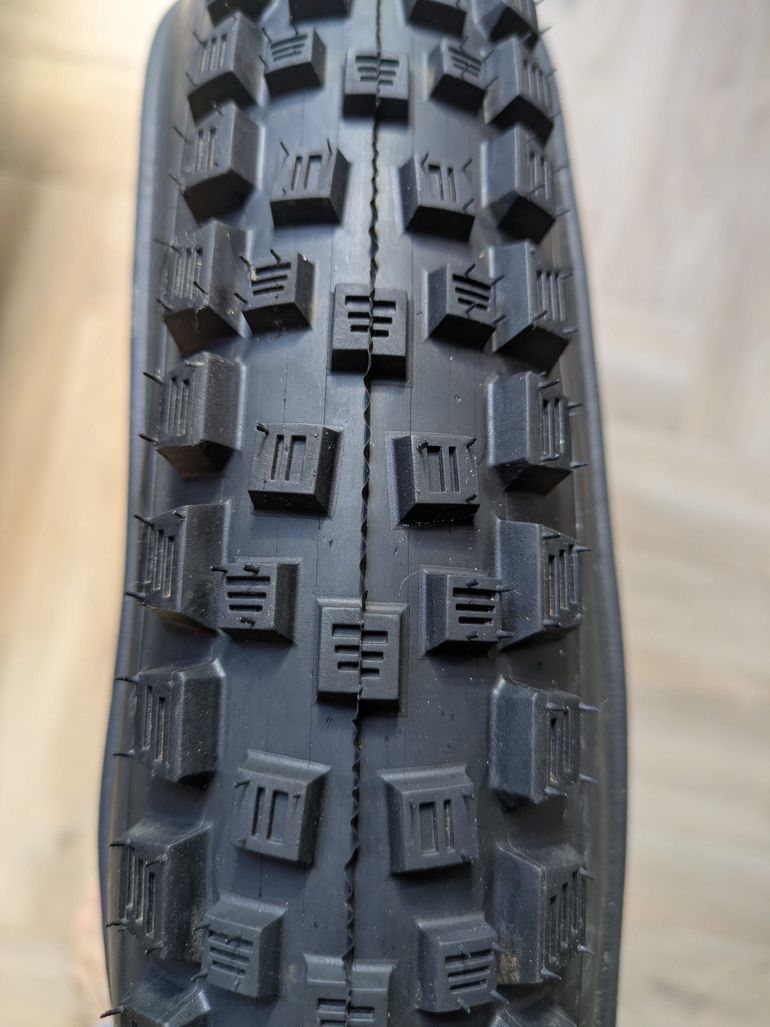Used Vittoria e-martello 29 x 2.4 bike — image 4 of 6
