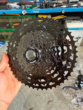 Used Shimano CUES. 1x11s. FRENO A DISCO IDRAULICO. bike — image 15 of 17