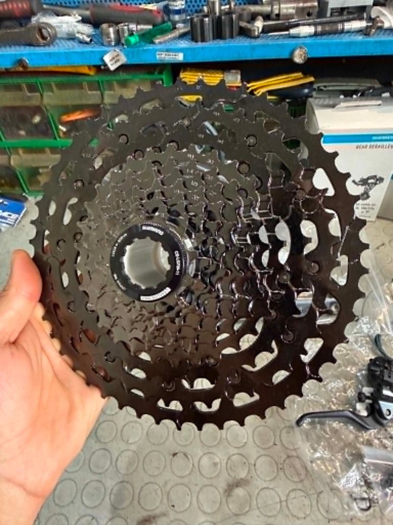 Used Shimano CUES. 1x11s. FRENO A DISCO IDRAULICO. bike — image 15 of 17