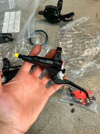 Used Shimano CUES. 1x11s. FRENO A DISCO IDRAULICO. bike — image 10 of 17