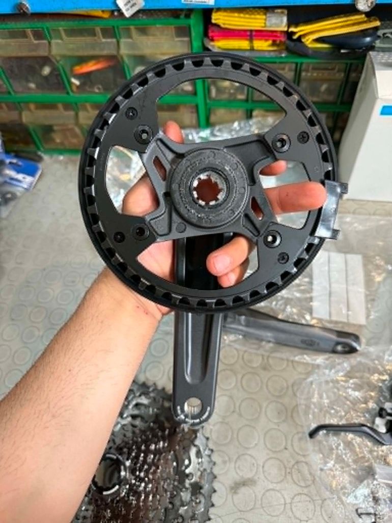 Used Shimano CUES. 1x11s. FRENO A DISCO IDRAULICO. bike — image 5 of 17