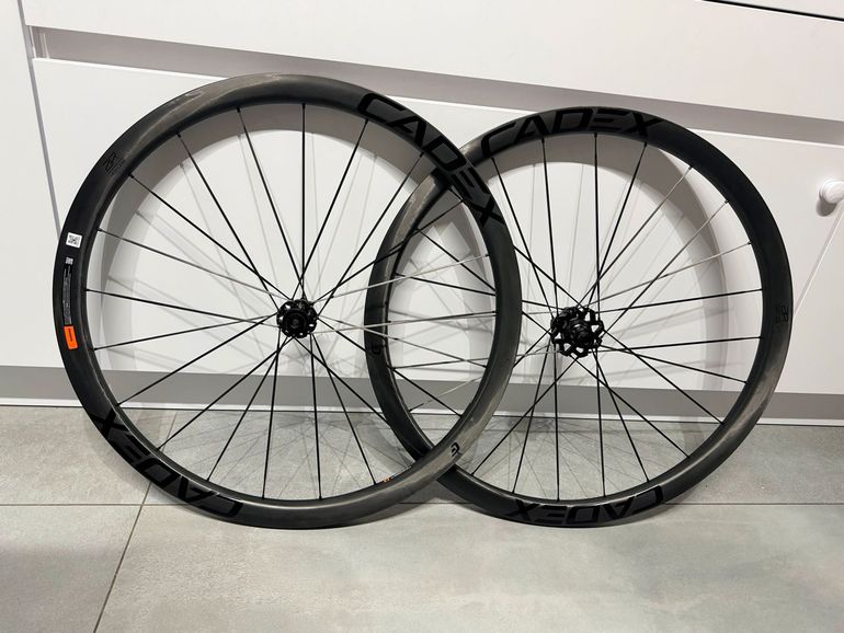 Used Cadex AR35 2024 bike — image 2 of 9