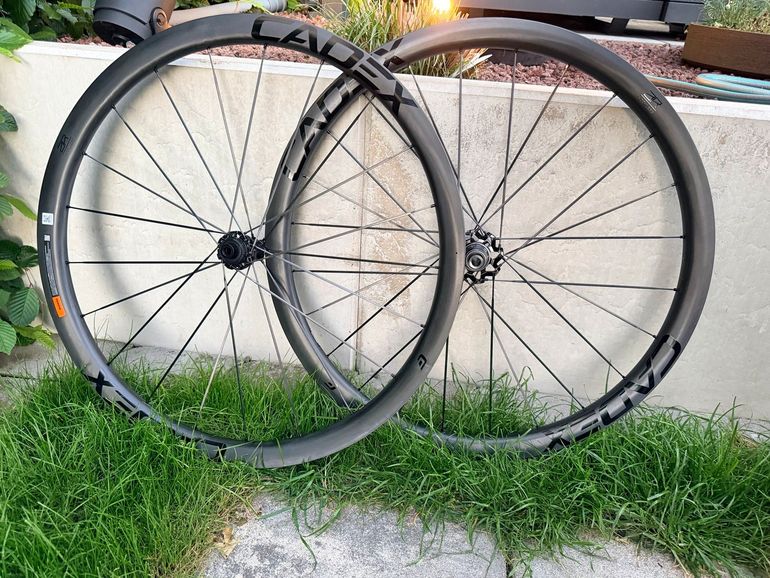 Used Cadex AR35 2024 bike — image 1 of 9