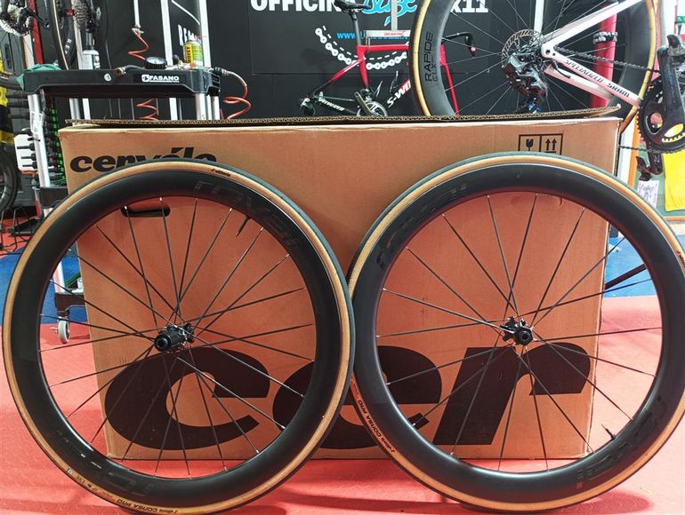 Used Specialized Roval Rapide CLX III 2026 bike — image 1 of 5