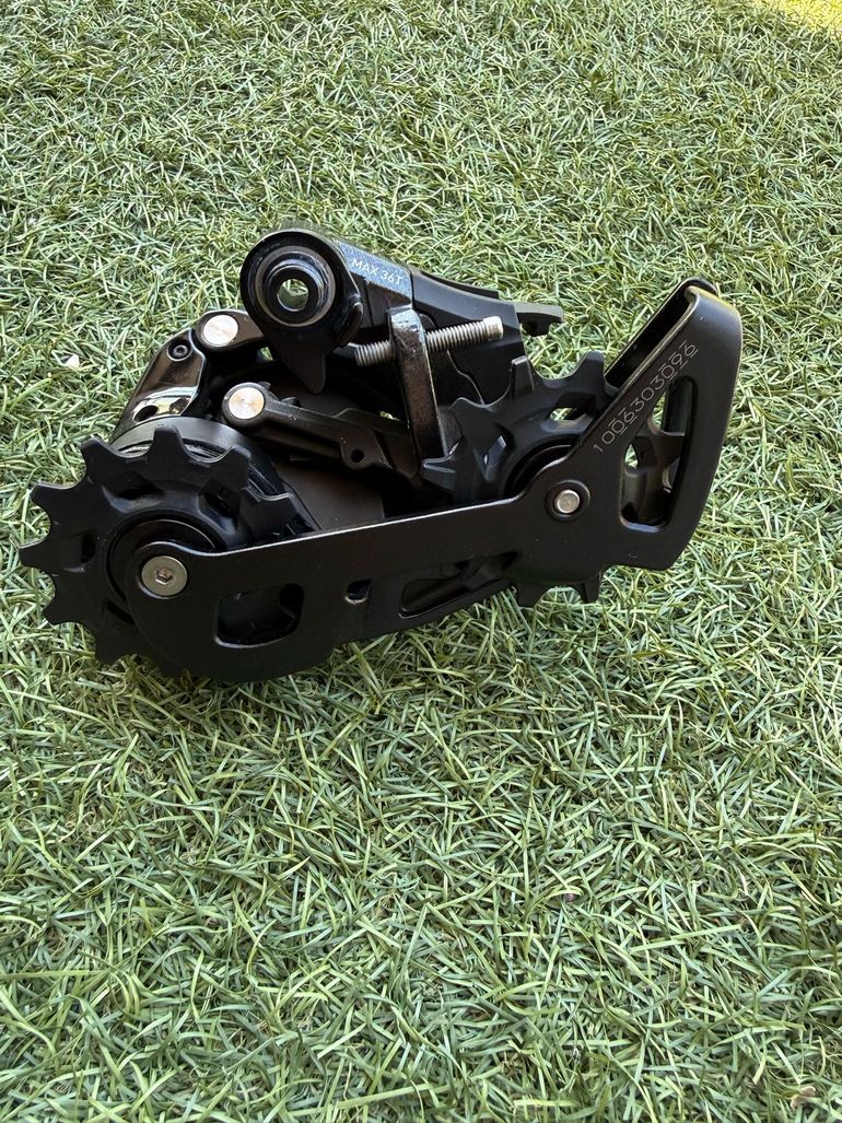 Used Sram Force Etap Axs 12V 36T 2026 bike — image 8 of 10