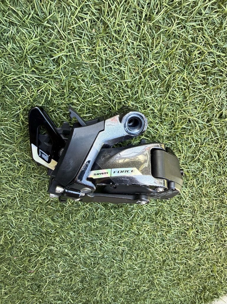 Used Sram Force Etap Axs 12V 36T 2026 bike — image 7 of 10