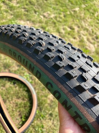 Used Specialized Tubeless MTB bike — image 3 of 5