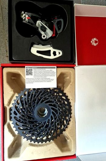 Used Sram X01 Eagle AXS RD + XG-1275 Cassette 10-50T bike — image 2 of 6