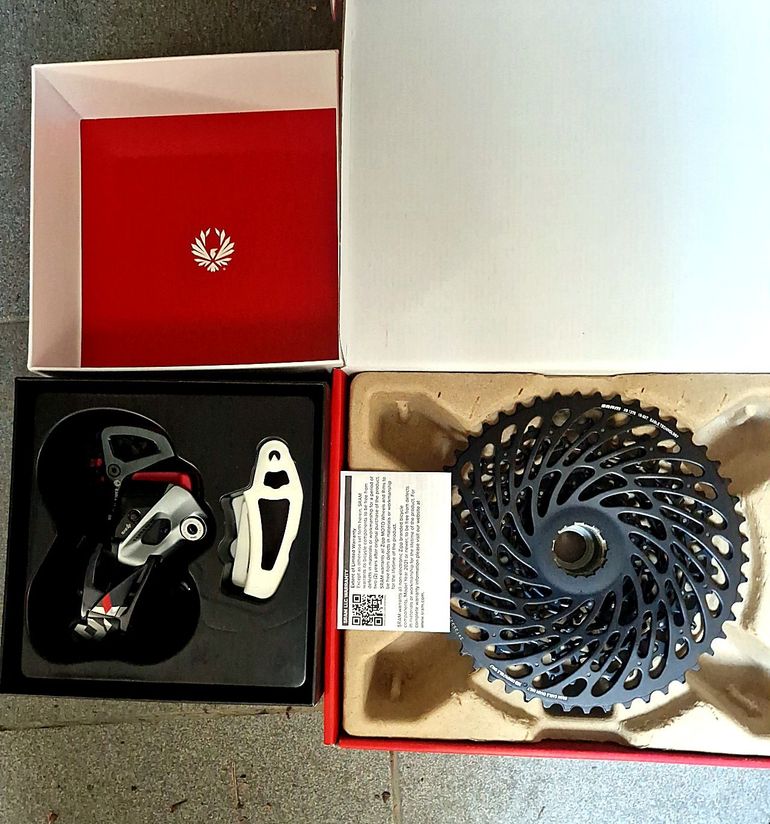 Used Sram X01 Eagle AXS RD + XG-1275 Cassette 10-50T bike — image 3 of 6