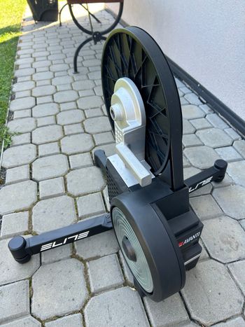 Used Elite Avanti Smart Trainer 2025 bike — image 4 of 6