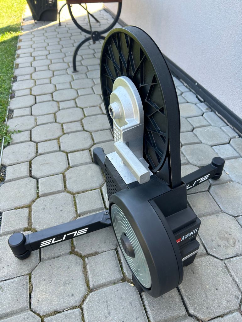 Used Elite Avanti Smart Trainer 2025 bike — image 4 of 6