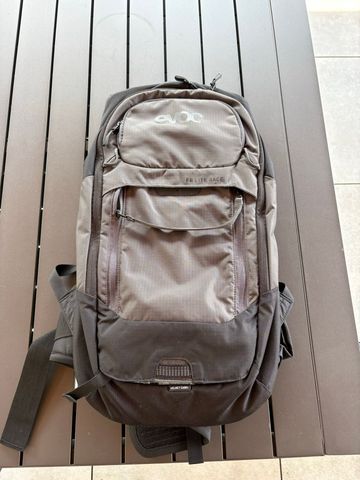 Used EVOC FR Lite Race 10 Backpack Cycling Accessories