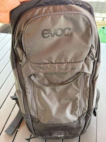 Used EVOC FR Lite Race 10 Backpack bike — image 7 of 7