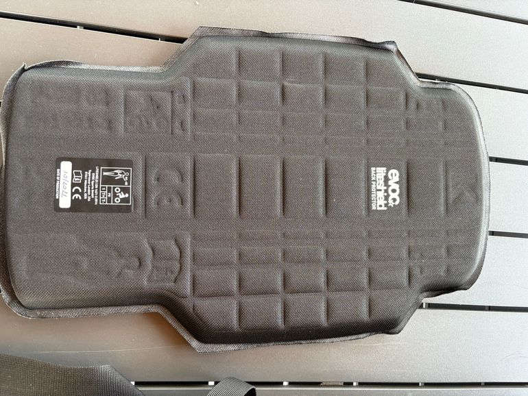 Used EVOC FR Lite Race 10 Backpack bike — image 3 of 7