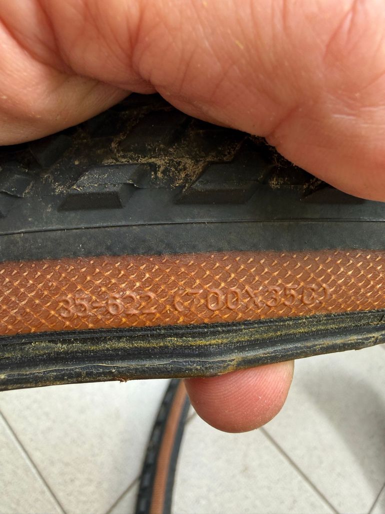 Used Pirelli cinturato gravel M 2025 bike — image 3 of 4