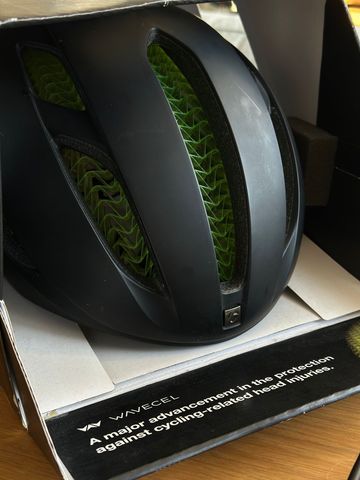 Brugt Bontrager XXX WaveCel Helmet 2024 bike — billede 2 af 8