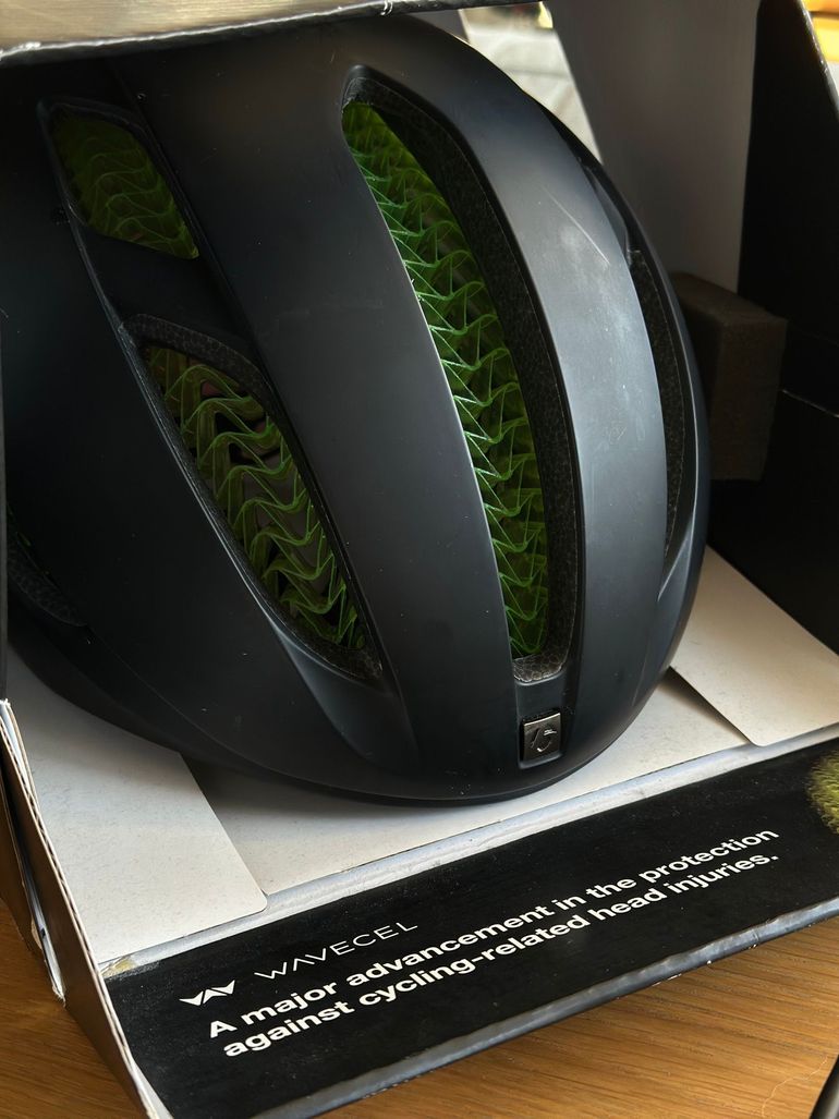 Used Bontrager XXX WaveCel Helmet 2024 bike — image 2 of 8