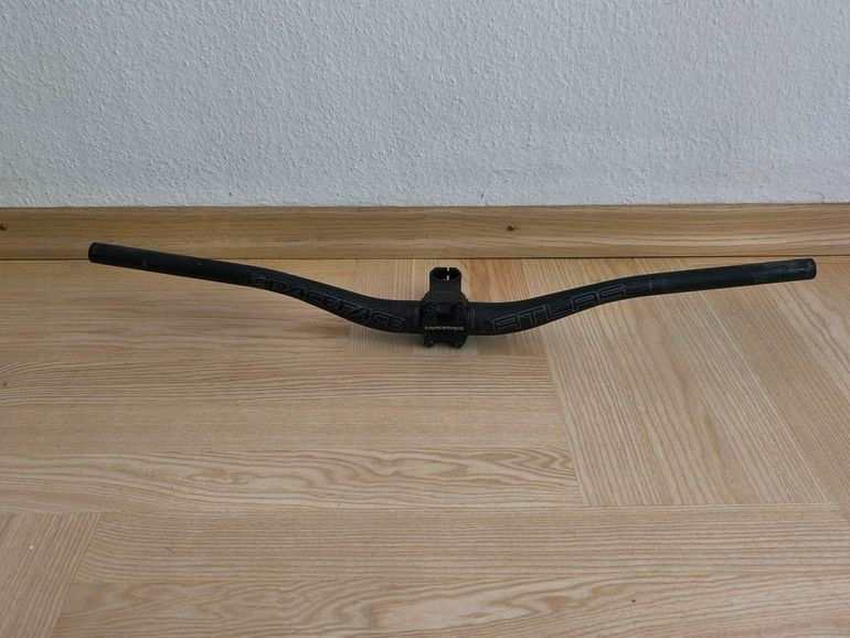 Used Race Face Atlas 2023 bike — image 1 of 6