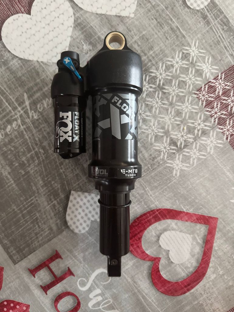 Used Fox DPX2 Air Shock bike — image 1 of 3