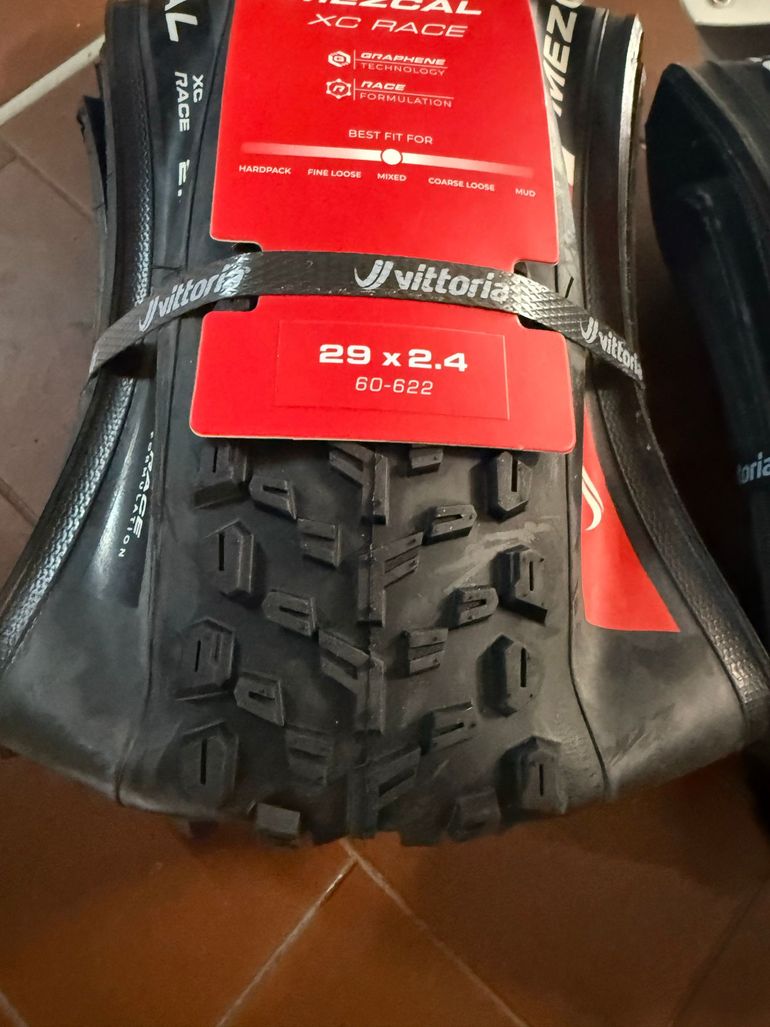 Used Vittoria Mezcal Xc Race 29x2.4 2026 bike — image 2 of 7