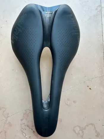 Used Selle Italia Novus Boost Evo Kit Carbonio Superflow bike — image 2 of 3