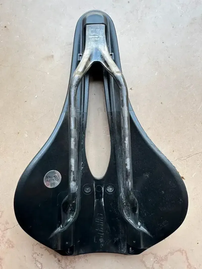 Used Selle Italia Novus Boost Evo Kit Carbonio Superflow Saddles & Seatposts
