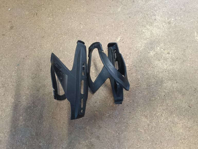 Used Elite Custom Race Skin Bottle Cages bike — image 1 of 2
