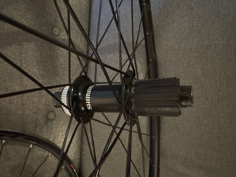 Used Shimano RS171 Gravel Wheelset 2025 bike — image 4 of 8