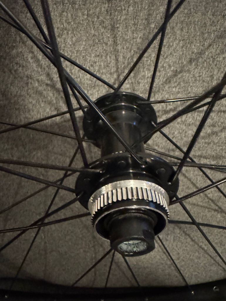 Used Shimano RS171 Gravel Wheelset 2025 bike — image 5 of 8