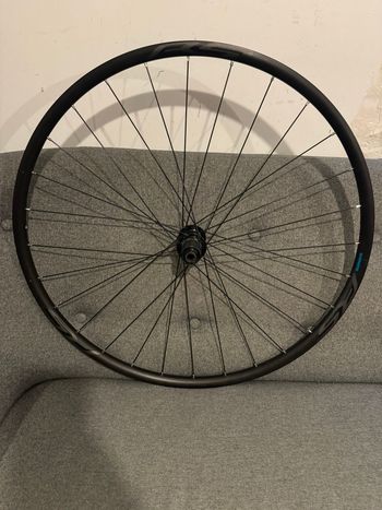 Used Shimano RS171 Gravel Wheelset 2025 bike — image 3 of 8