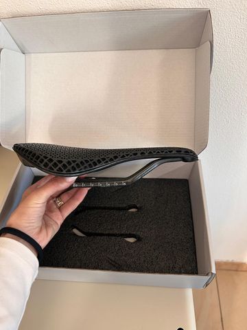 Brugt rule 3D Carbon Saddle 2025 bike — billede 9 af 12