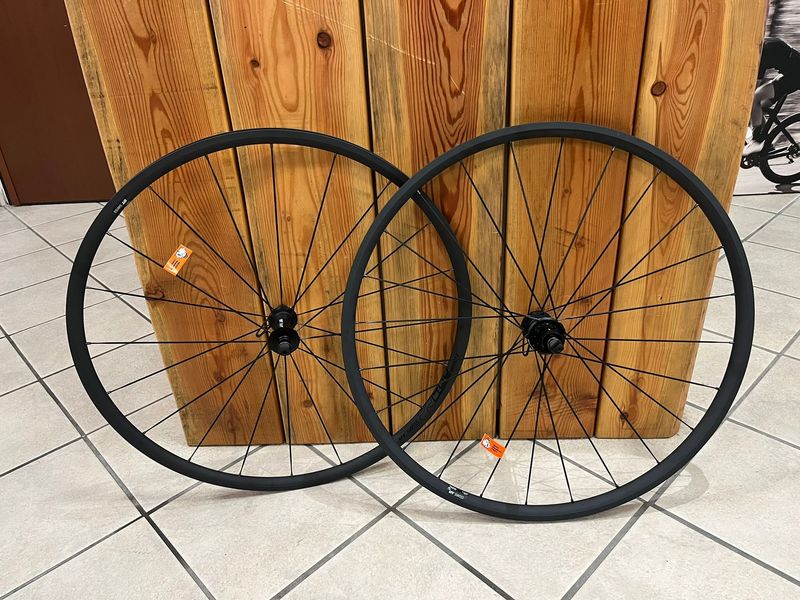 Used Dt Swiss PR 1400 DICUT OXiC Wheelset 2026 Wheels