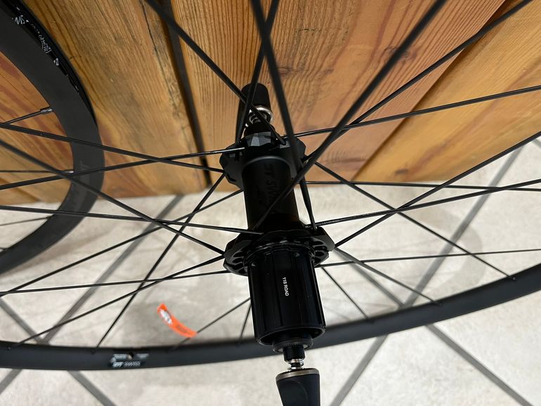 Used Dt Swiss PR 1400 DICUT OXiC Wheelset 2026 bike — image 3 of 6