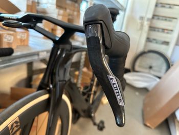 Used Sram Force eTap AXS E1 12-speed Groupset 2026 bike — image 8 of 10
