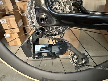 Used Sram Force eTap AXS E1 12-speed Groupset 2026 bike — image 4 of 10